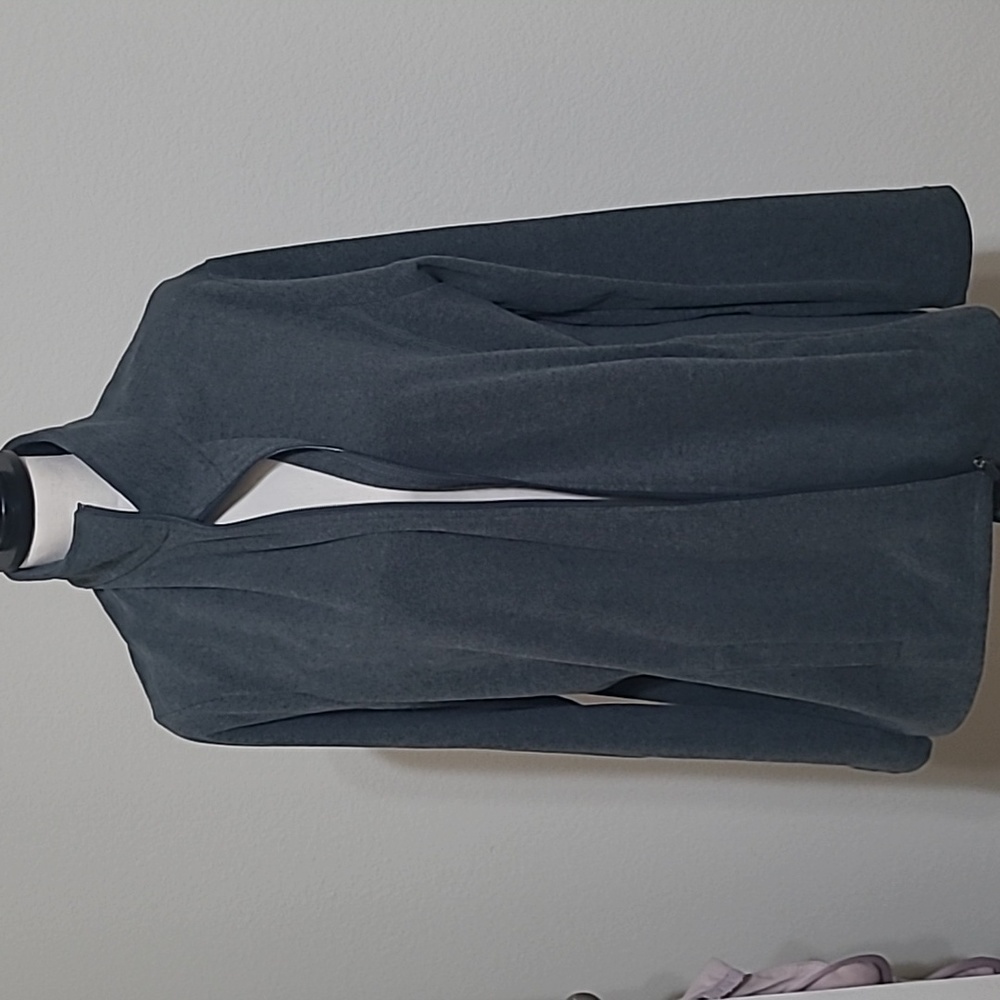 5/$25 Lands End Grey soft Light Jacket New Never worn Deep inside pockets XL